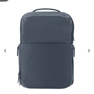 Incase A.R.C. Daypack 24L Navy